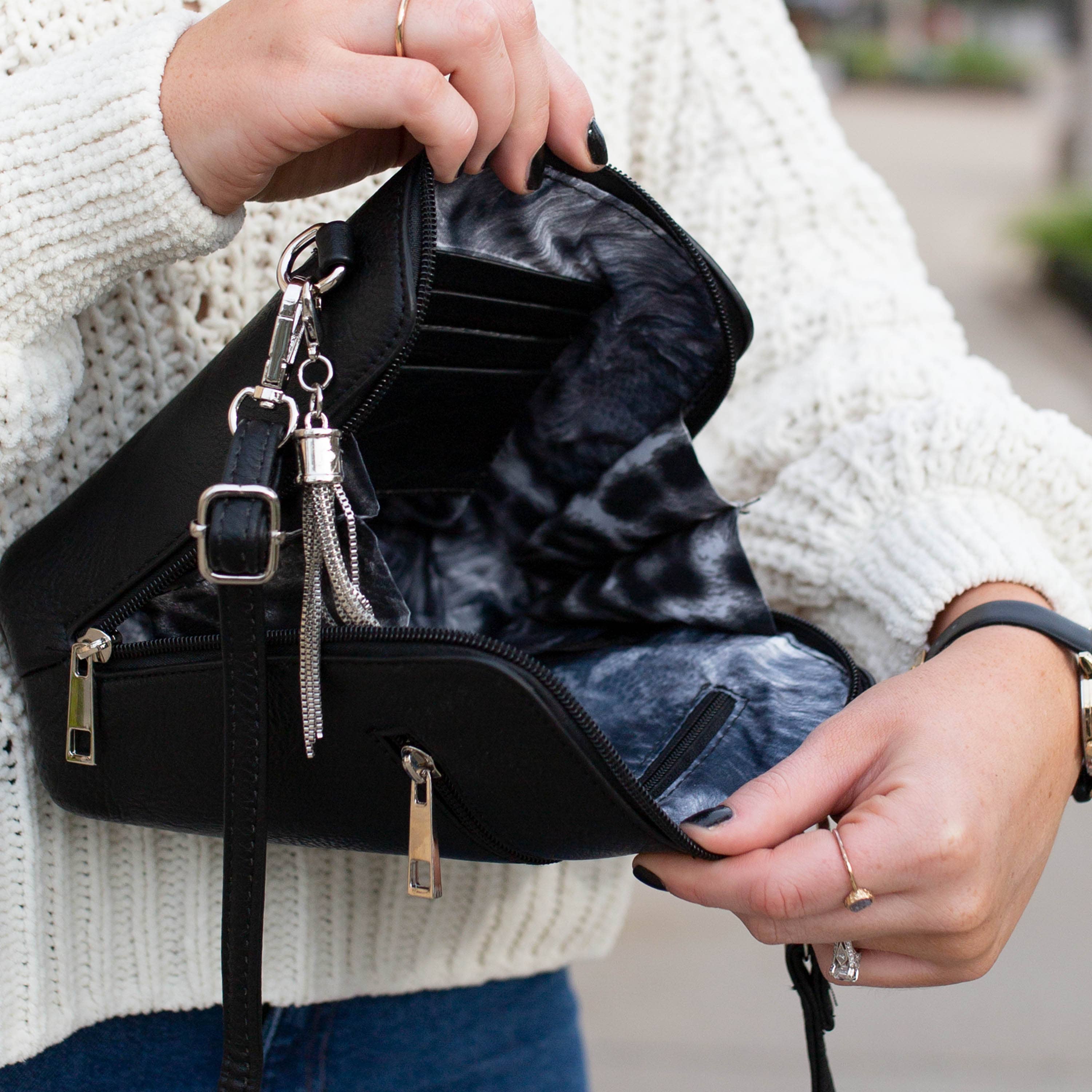 Kristen Crossbody: Black